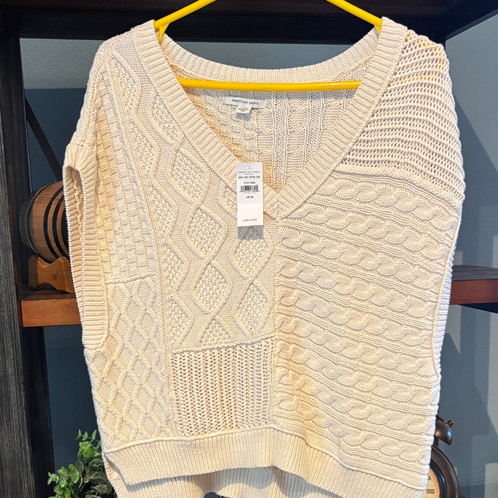 Nwt American Eagle Outfitters Cream V-Neck Sweater - Picture 2 of 4